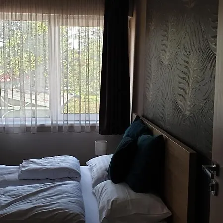 Bed & Breakfast Garden Club Panzio Balatonmariafurdo