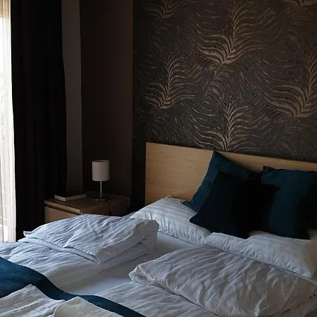 Bed & Breakfast Garden Club Panzio Balatonmariafurdo