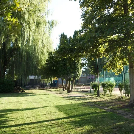 Garden Club Panzio Bed and Breakfast
