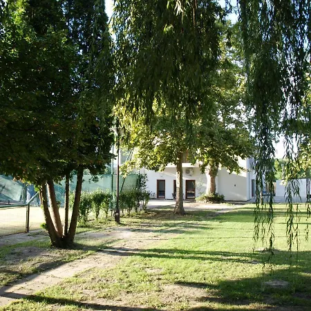 Garden Club Panzio 3* Balatonmáriafürdő
