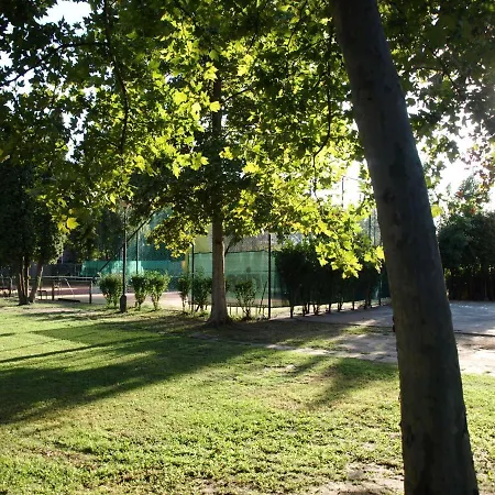 Bed & Breakfast Garden Club Panzio Balatonmáriafürdő