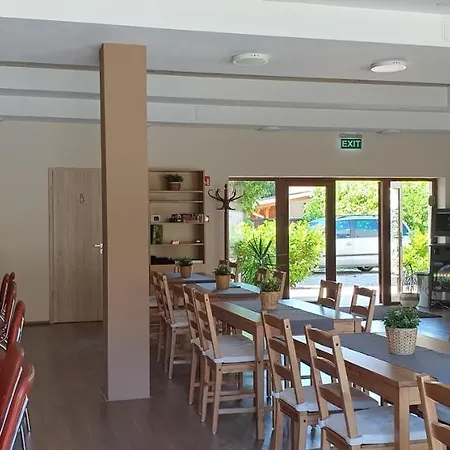 Garden Club Panzio Nocleg ze śniadaniem Balatonmáriafürdő