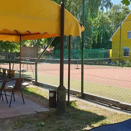 Garden Club Panzio Nocleg ze śniadaniem Balatonmáriafürdő