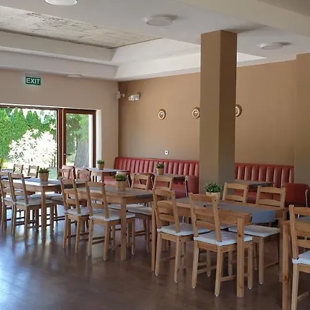 Nocleg ze śniadaniem Garden Club Panzio