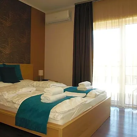 Garden Club Panzio B&B 3*