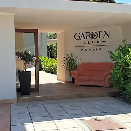 Garden Club Panzio B&B