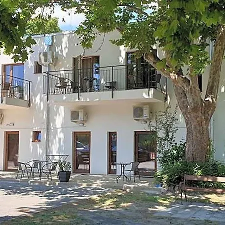 Garden Club Panzio B&B Balatonmáriafürdő
