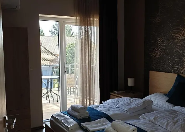 Garden Club Panzio B&B Balatonmáriafürdő