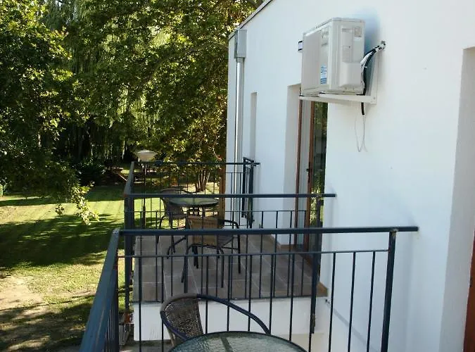 Garden Club Panzio B&B 3*