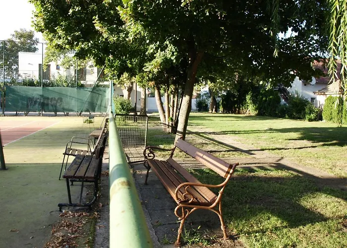 Garden Club Panzio 3* Balatonmáriafürdő