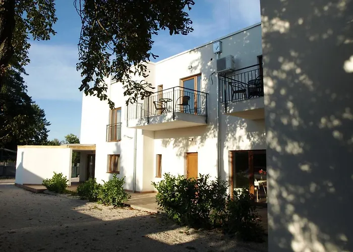 B&B Garden Club Panzio Balatonmáriafürdő