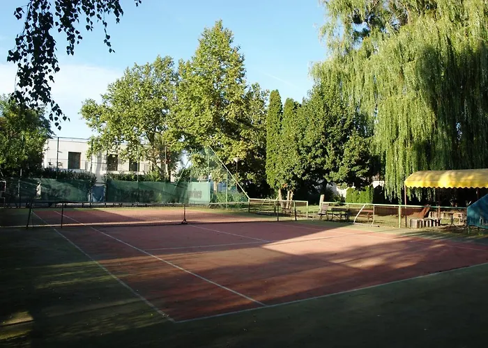 Garden Club Panzio 3* Balatonmáriafürdő