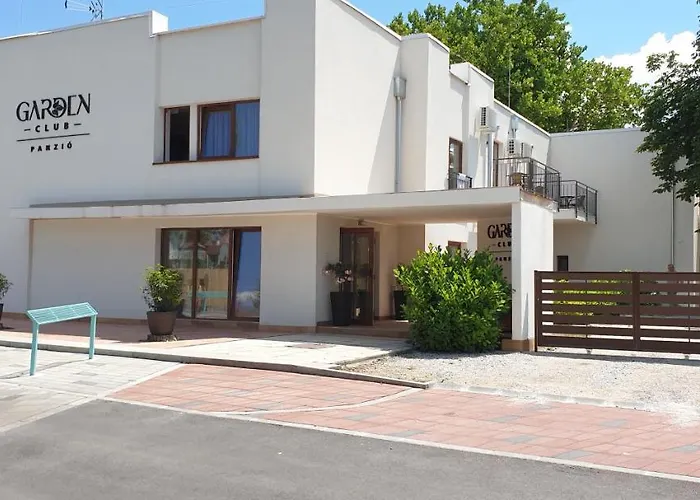B&B Garden Club Panzio 3*